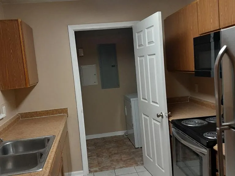5104 Fairington Ridge Cir — Photo 16