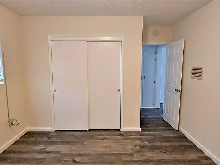 12704 Cedar Ave — Photo 12