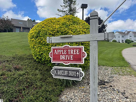 5th image of 723 N Apple Tree Dr Unit 18