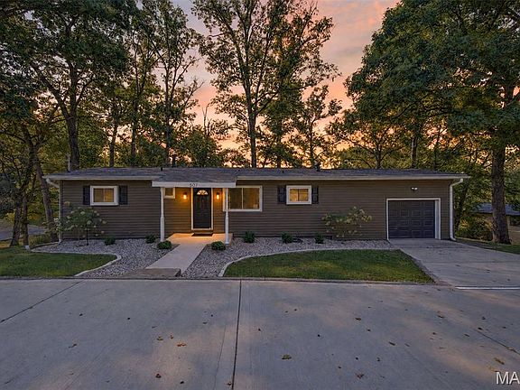 2nd image of 507 Charlotte Pl