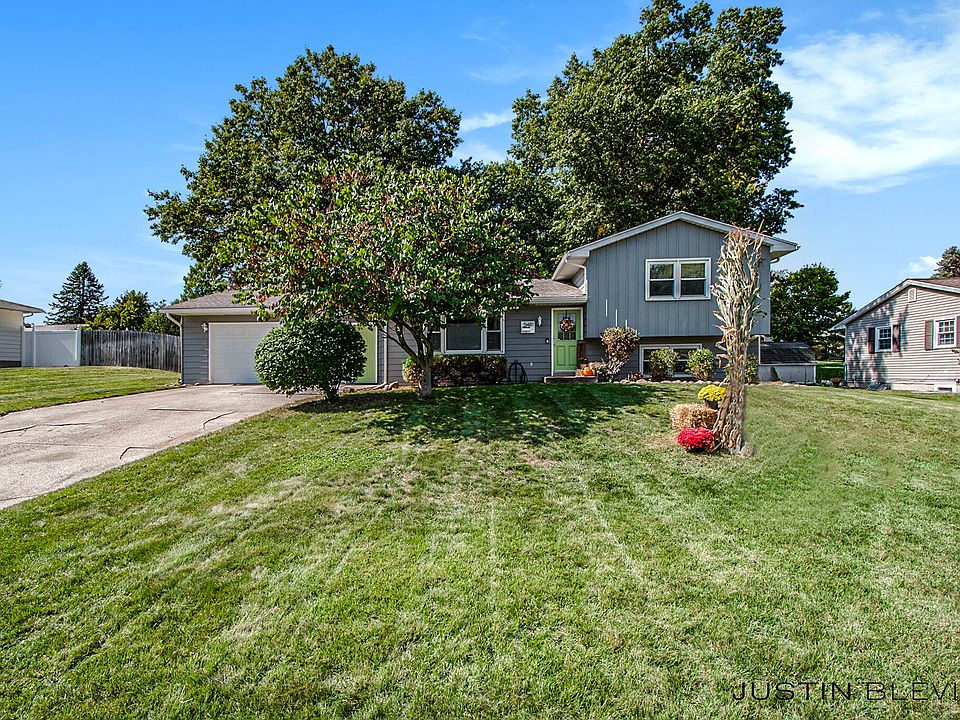 1st image of 5481 Rockbluff Dr NE