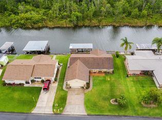 13346 Country Club Dr, Tavares, FL 32778
