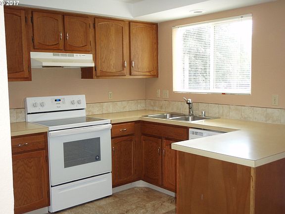 4th image of 4601 NE 52nd Ave