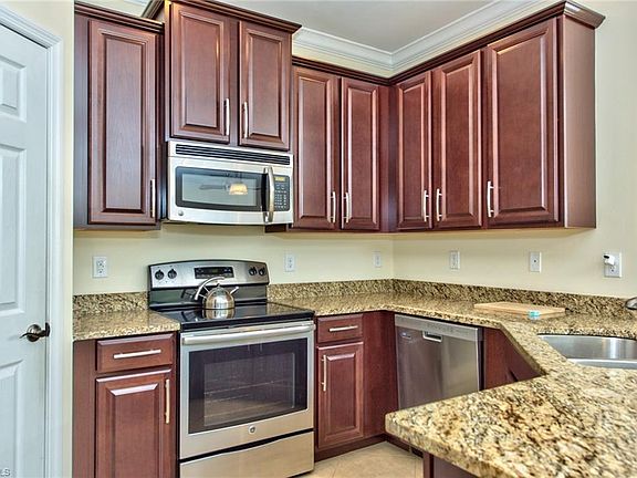 5th image of 23570 Alamanda Dr Unit 202