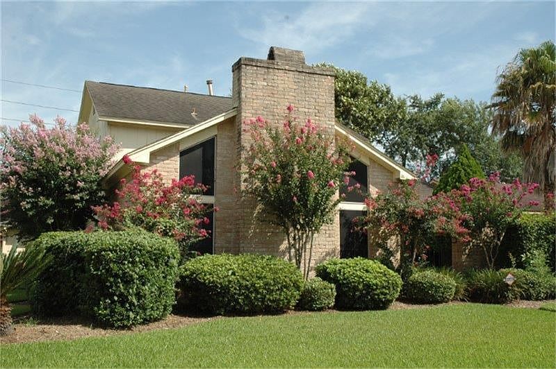 1st image of 2850 Colony Dr