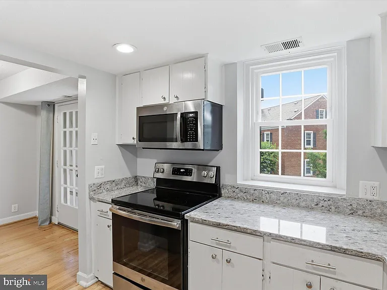2832 S Abingdon St #B1 — Photo 6
