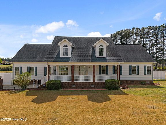 2nd image of 819 Badger Circle