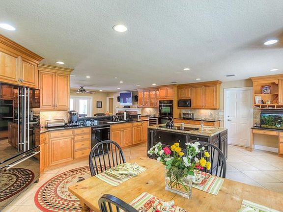 4th image of 409 Palmetto St