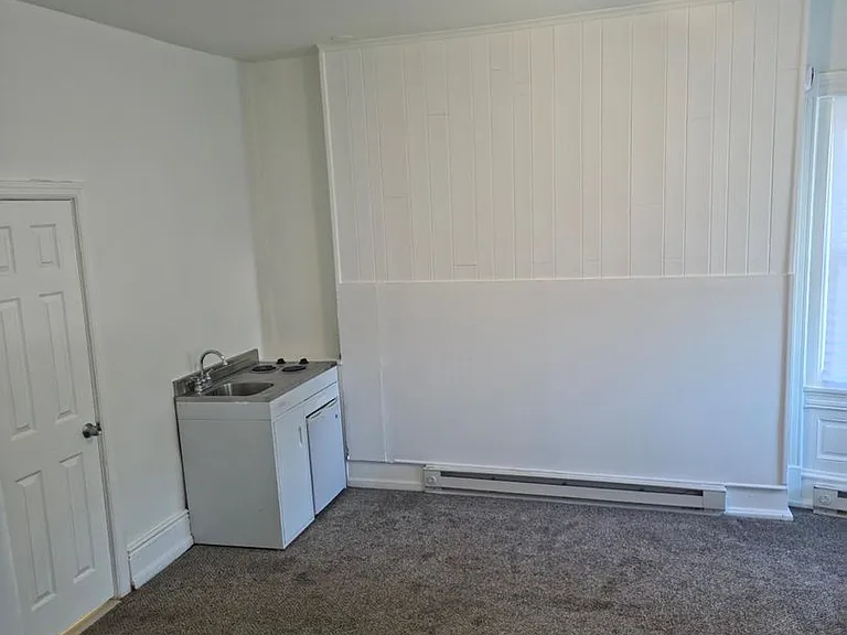 933 W Main St — Photo 2