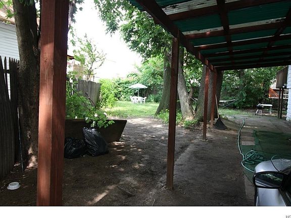 2nd image of 522 Saint Lawrence Ave