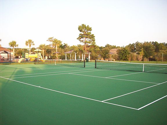 4th image of 14 Club House Dr W