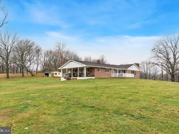 1744 Old Swede Rd, Douglassville, PA 19518