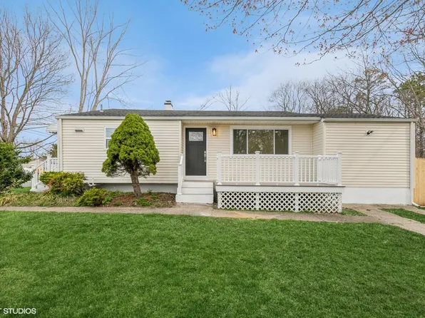 277 Louise Avenue, East Patchogue, NY 11772