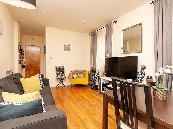 5th image of 506 W 213th St APT B