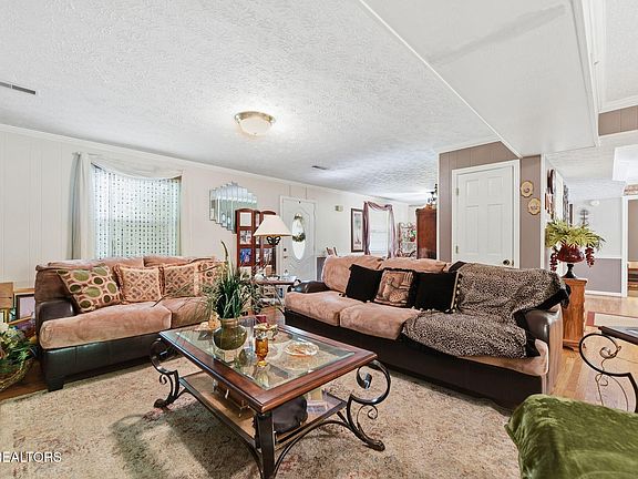 5th image of 10117 Oak Creek Ln