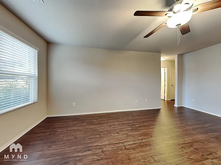 940 Pinehurst Loop — Photo 3