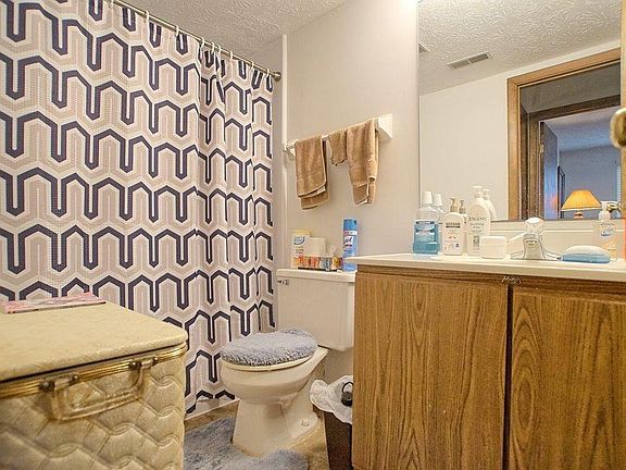 4th image of 1630 Gelhot Dr APT 1