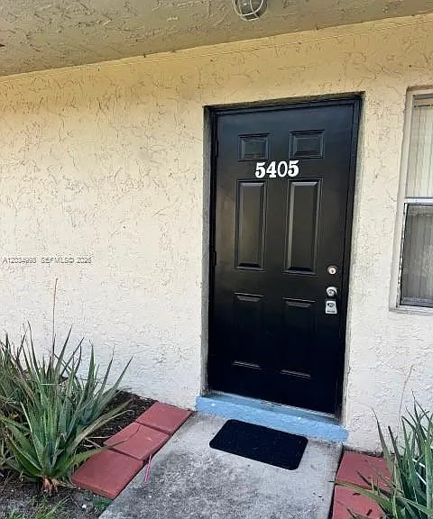 5405 NW 23rd St #187 — Photo 1