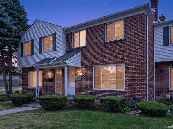 23348 Edsel Ford Ct, Saint Clair Shores, MI 48080