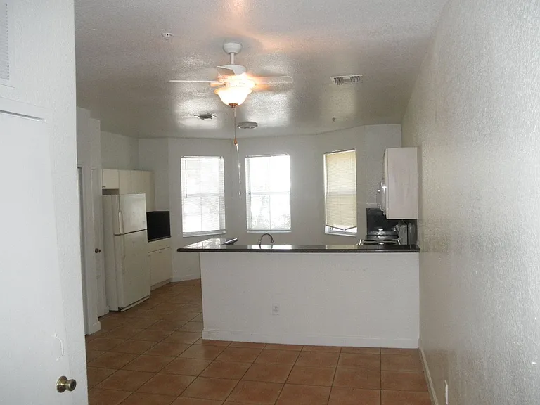 2405 Shoma Dr — Photo 4