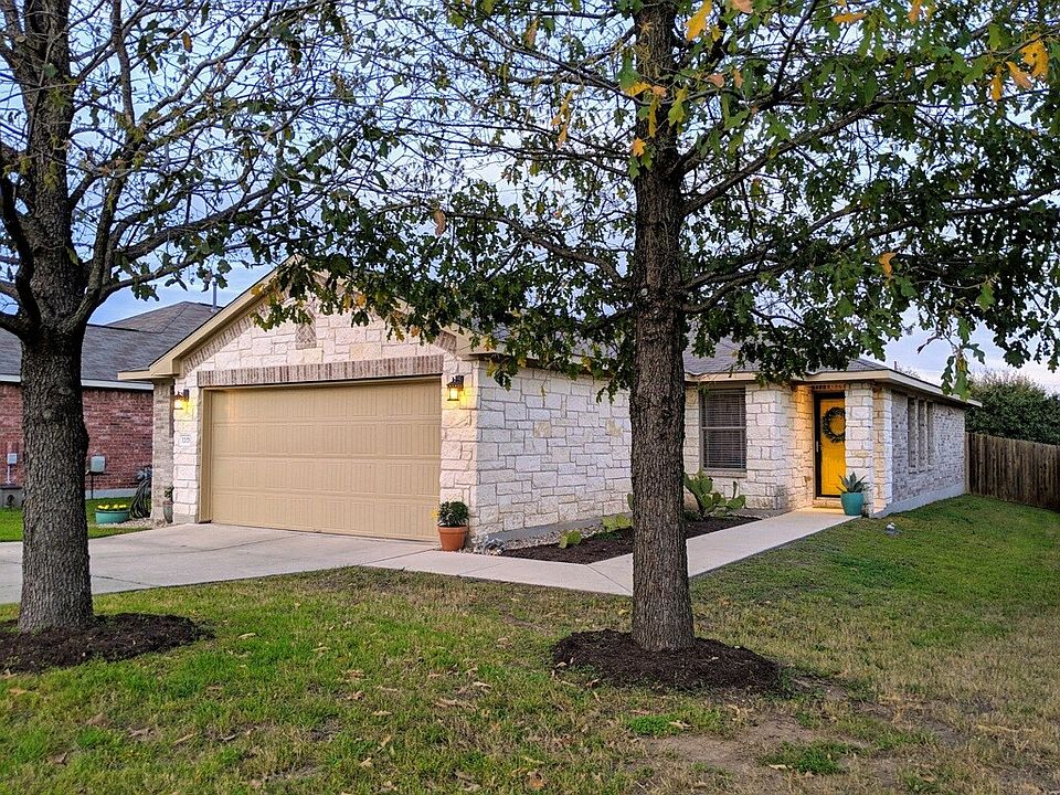 2nd image of 12029 Eruzione Dr