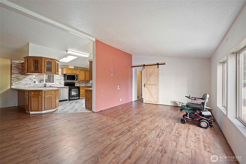 5th image of 600 Egret Lane