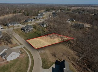 3025 Forrest Meadow Ln, Hiawatha, IA 52233