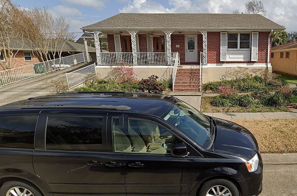 1st image of 901 Andrews Ave