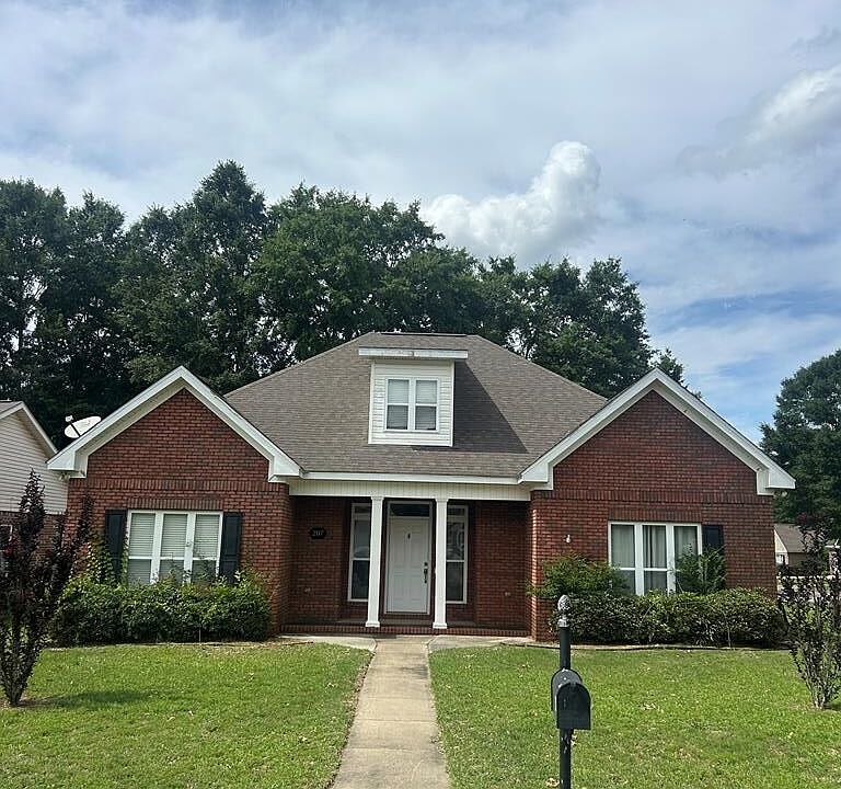 1st image of 207 Petersburg Ct