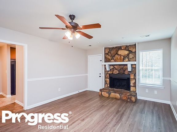 4th image of 400 Willow Ln