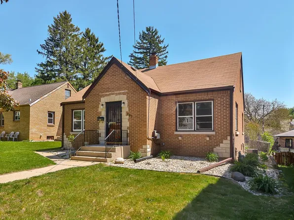 207 Rome Ave, Rockford, IL 61107