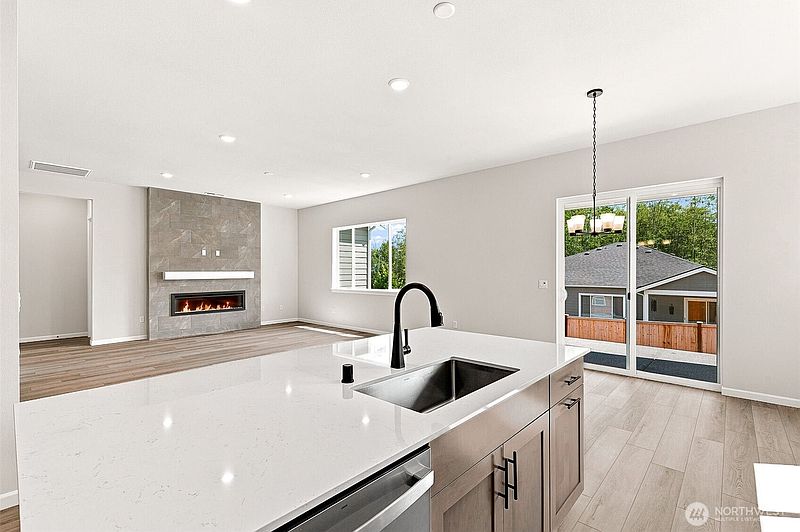 4th image of 324 N 55th Street #32