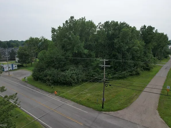 N East River Rd, Lake Milton, OH 44429