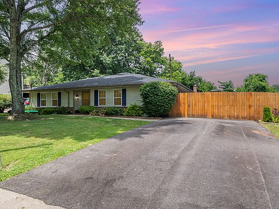 5th image of 4093 Elizabeth Dr