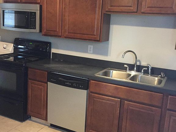 2nd image of 3100 Roselawn Blvd