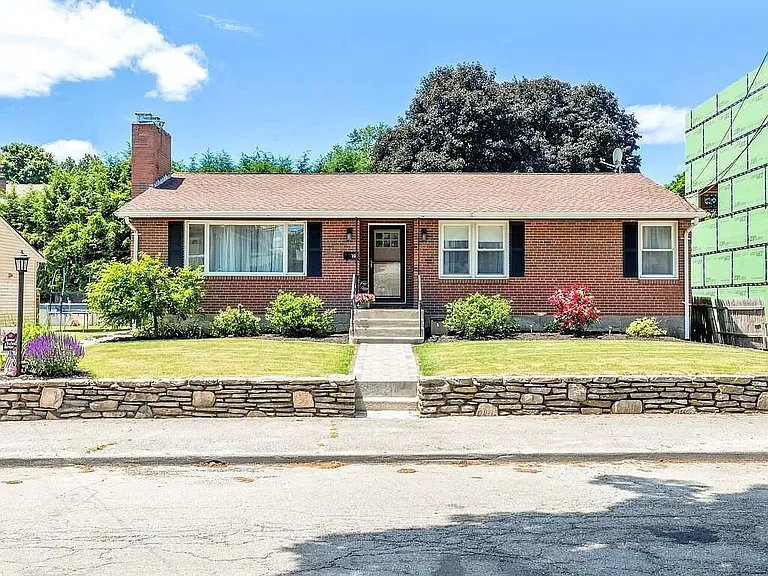 22 Alvarado Ave — Photo 19