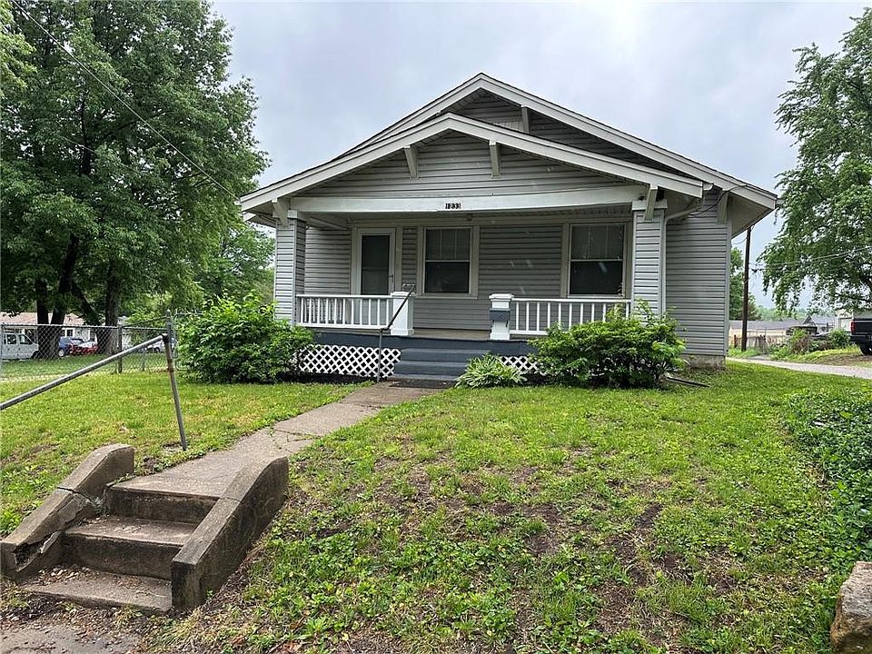 1st image of 1233 W Linden Ave