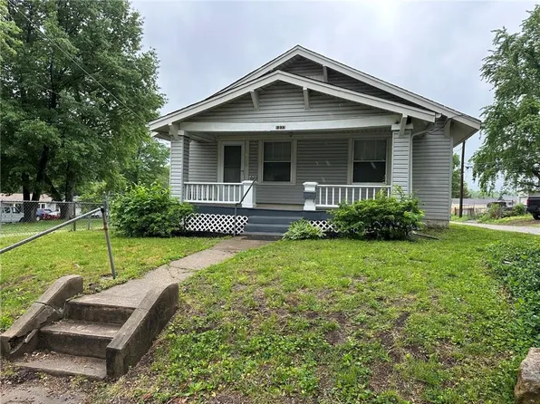 1233 W Linden Ave, Independence, MO 64052