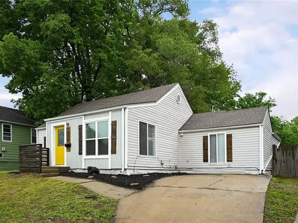 9526 E 23rd St S, Independence, MO 64052