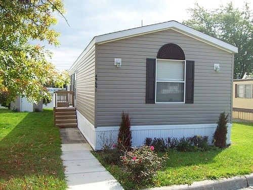 1st image of 49691 Au Lac Dr W