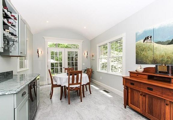3rd image of 2 Shea Ct