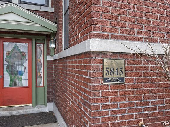 3rd image of 5845 Nina Pl APT 2W