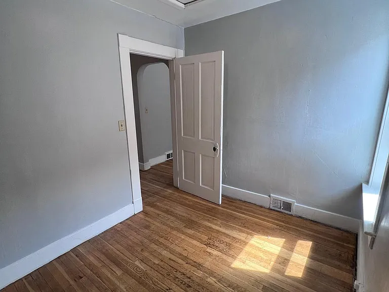 508 W High St — Photo 11
