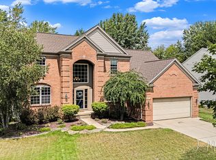 3879 Fraser Dr NE, Rockford, MI 49341