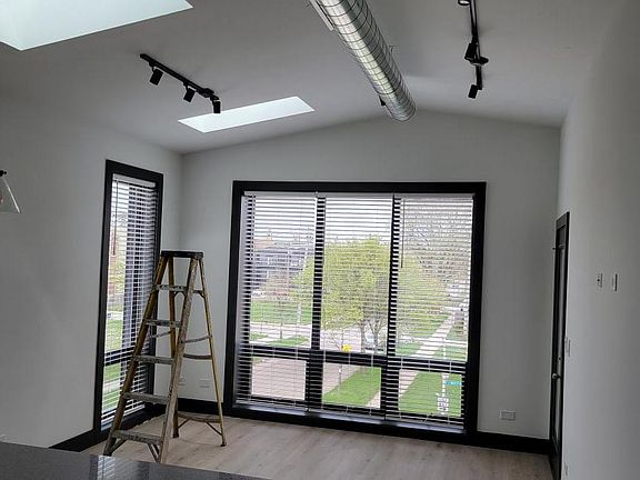 5th image of 6500 S Ingleside Ave #3