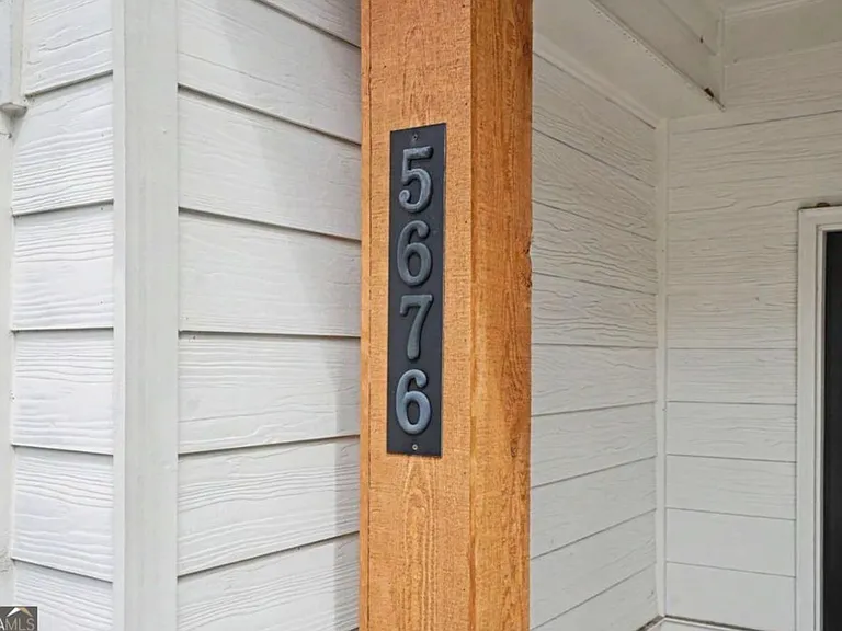 5676 Rockfern Dr — Photo 17