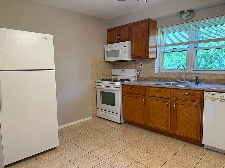 9200 Kit Dr — Photo 6