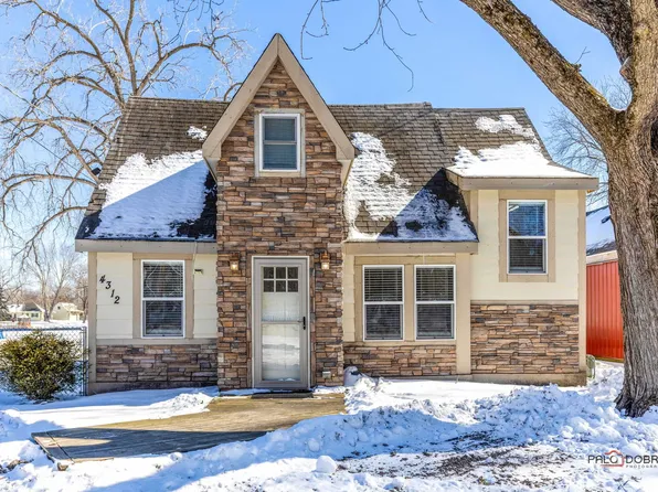 4312 Riverside Dr, Crystal Lake, IL 60014