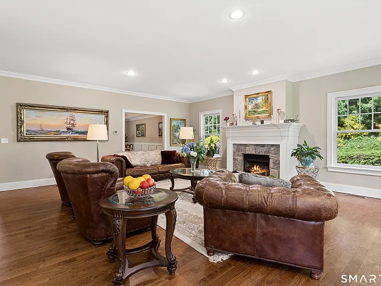 87 Kings Hwy S — Photo 8