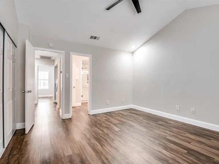 202 Samuel Blvd #C-2 — Photo 10